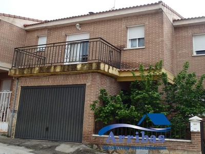 Casa adosada en venta en Escalona