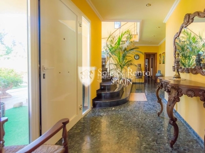Casa fabulosa casa con un gran terreno y oportunidad de negocio en Lloret de Mar