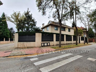 Casa o chalet de alquiler en Universidad - Las Huelgas