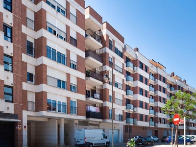 Piso en venta en C/ Requena, Sants Patrons