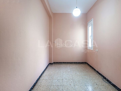 Piso espectacular piso muy luminoso en la verneda i la pau, excelente piso en Barcelona