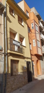 Venta Casa adosada en Calle San Jose Navajas. Buen estado plaza de aparcamiento con balcón 142 m²