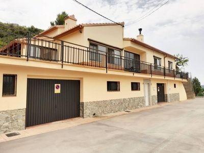 Venta Casa unifamiliar en Calle Valencia 5 Sierra Engarcerán. Buen estado con terraza 400 m²