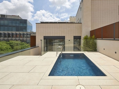 Alquiler de ático en calle Bacardi de 3 habitaciones con terraza y piscina