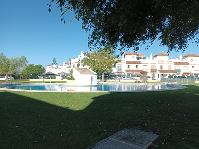 Alquiler de casa con piscina en Chiclana de la Frontera, Los gallos