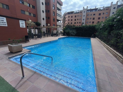 Alquiler de piso en calle Palos de la Frontera de 3 habitaciones con terraza y piscina