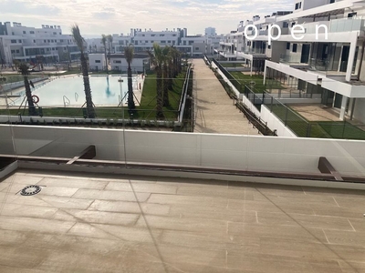 Alquiler de piso en avenida De Abderraman I de 2 habitaciones con terraza y piscina