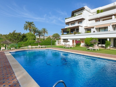 Apartamento en venta en Las Brisas, Marbella, Málaga