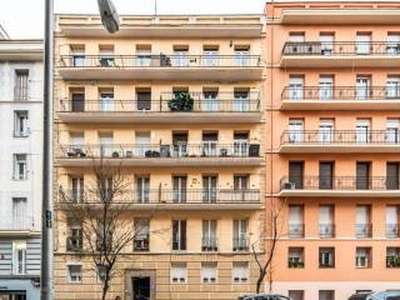 Piso de una habitación entreplanta, Ríos Rosas, Madrid