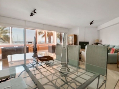 Piso en venta en calle Puerto Sotogrande de 3 habitaciones con terraza y aire acondicionado
