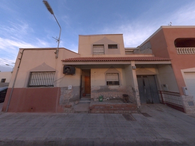 Venta de piso con terraza en La Cañada, Costacabana, Loma Cabrera, El Alquián (Almería)
