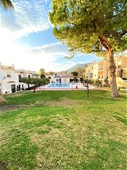Casa adosada amueblada con parking y aire acondicionado en Marbella