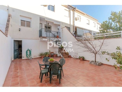 Casa adosada en venta en Calle de Lima