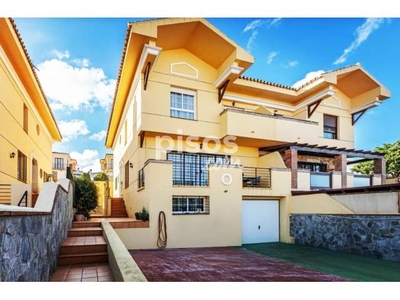 Casa pareada en venta en Calle de Ruperto Chapí en Capellanía-Retamar por 430.000 €