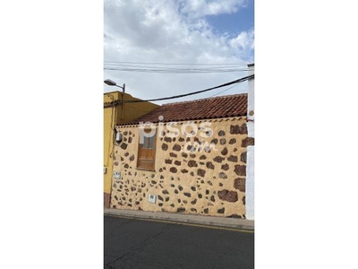 Chalet en venta en Calle Timanfaya en Charco del Pino por 115.000 €