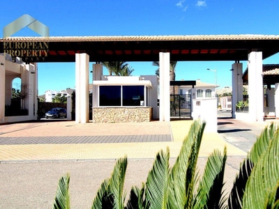 Chalet independiente con terreno en venta en la Pueblo Salinas' Vera