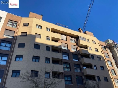 En Burgos. Zona Ctra. Poza. Se alquila apartamento de dos dormitorios, dos baños, garaje y trastero