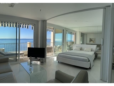 Fabuloso apartamento en primera línea de playa en Marbella