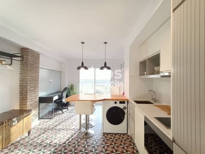 Loft en alquiler en Carrer del Portal Nou, cerca de Plaça de Sant Agustí Vell en Sant Pere-Santa Caterina-La Ribera por 1.150 €/mes