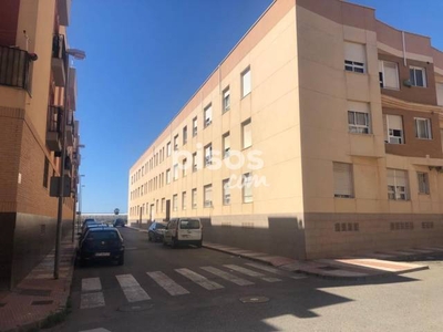 Piso en venta en Calle de Ismael Merlo en Av. Juan Carlos I-Plaza de Toros por 63.000 €