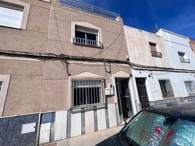 Casa adosada en venta en San Luis, Almería