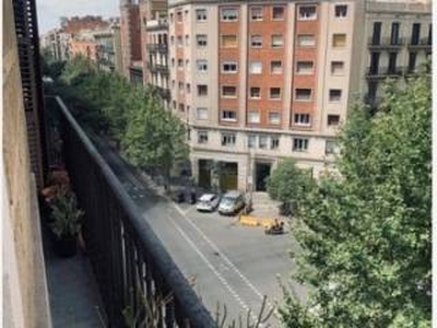Piso de cuatro habitaciones 200 m², Barcelona