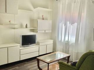 Piso de dos habitaciones 80 m², Madrid