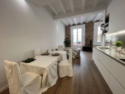 Piso de dos habitaciones Cl Valldonzella, El Raval, Barcelona