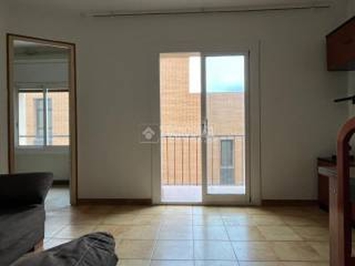 Piso de tres habitaciones a reformar, planta baja, La Teixonera, Barcelona