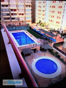 Alquiler de Piso 3 dormitorios, 2 baños, 0 garajes, Seminuevo, en Málaga, Malaga