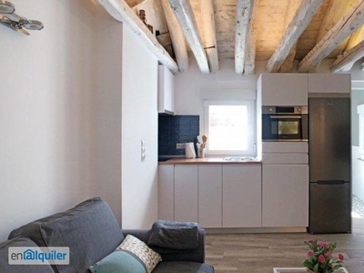 Apartamento de 1 dormitorio con aire acondicionado en alquiler cerca del metro en el centro histórico de Madrid
