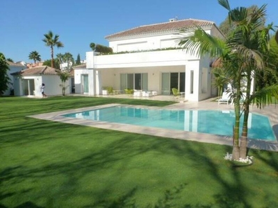 Chalet to rent in Guadalmina Baja, Marbella -