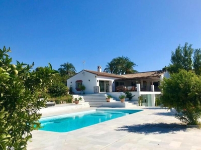 Chalet to rent in Los Llanos, Estepona -