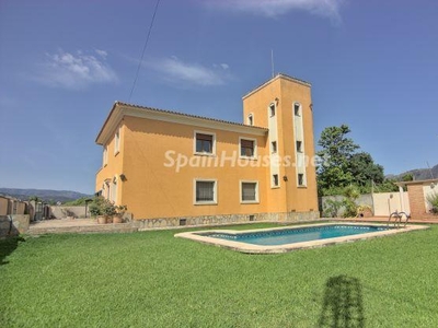 Finca en venta en Orba