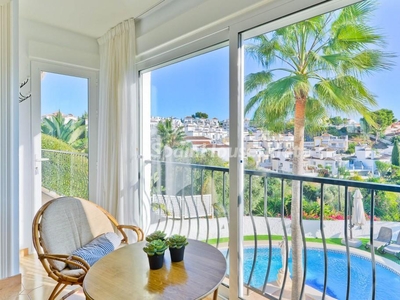 Villa independiente en venta en Nerja