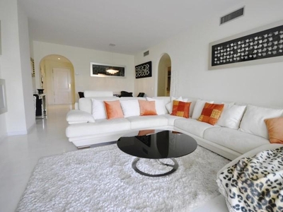 Flat to rent in La Dama de Noche-La Alzambra, Marbella -