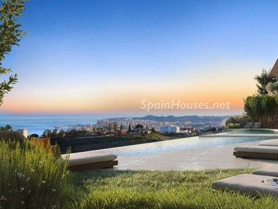 Penthouse flat for sale in El Higuerón, Fuengirola