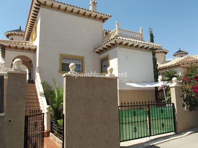 Villa en venta en La Regia, Orihuela