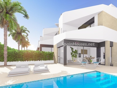 Villa en venta en Orihuela Costa