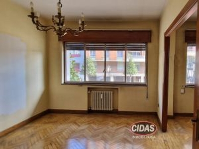 Piso en venta en Calle Hermanos Menéndez Pidal, 15