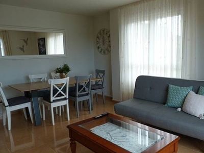 Ref. 2362: Piso Gama 2Hab. en Urb. con piscina