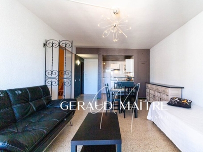Apartamento de 1 dormitorio, terraza centro Empuria, 500 m playa