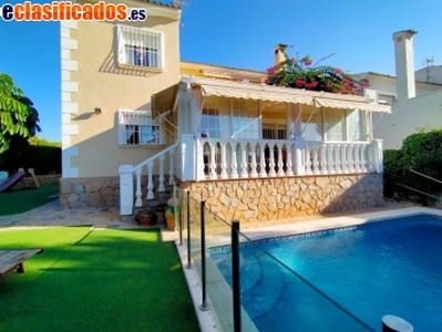 Casa-Chalet en Venta en..