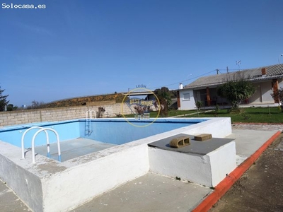 Casa con terreno en Onzonilla.