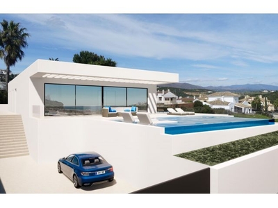 VILLA CONTEMPORÁNEA DE LUJO EN CASARES CON VISTAS AL MAR