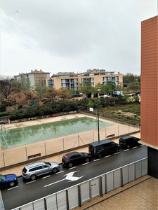 Alquiler de piso en calle Juan Labaña de 3 habitaciones con terraza y piscina