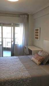 Alquiler de piso en Canalejas - Gran Vía de 3 habitaciones con terraza y muebles