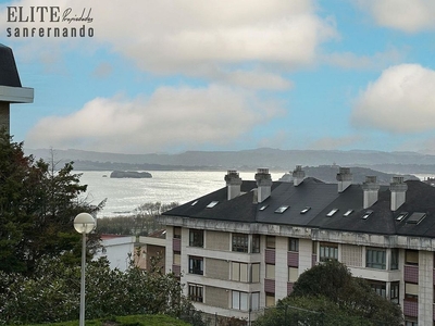 Alquiler de piso en Valdenoja - La Pereda de 3 habitaciones con terraza y piscina