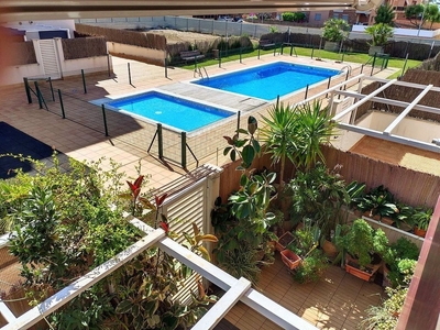 Dúplex en venta en Calafell Platja de 2 habitaciones con terraza y piscina