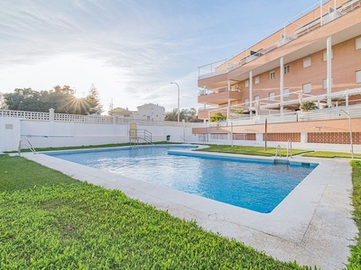 Dúplex en venta en Salobreña de 3 habitaciones con terraza y piscina